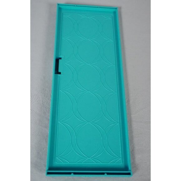 2021 Barbie Dreamhouse Replacement Part Blue Barn Door Kitchen - Picture 2 of 3